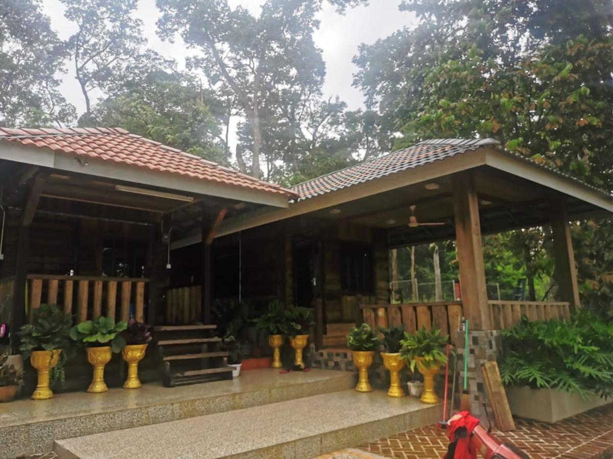Homestay Dusun Ana Balun Слим Ривър Екстериор снимка