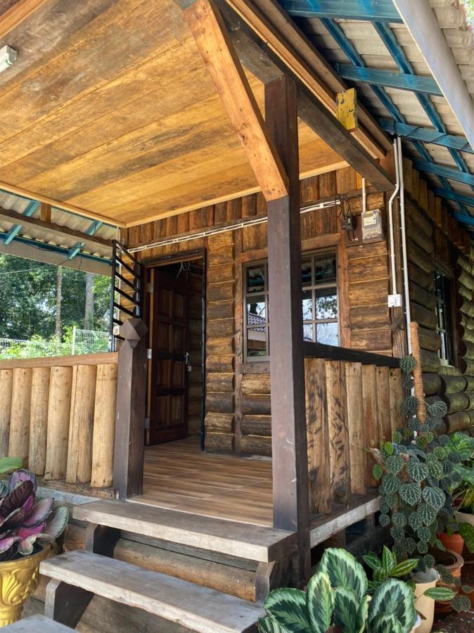 Homestay Dusun Ana Balun Слим Ривър Екстериор снимка