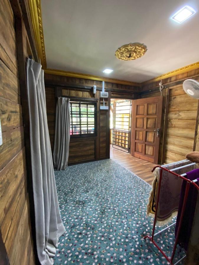 Homestay Dusun Ana Balun Слим Ривър Екстериор снимка