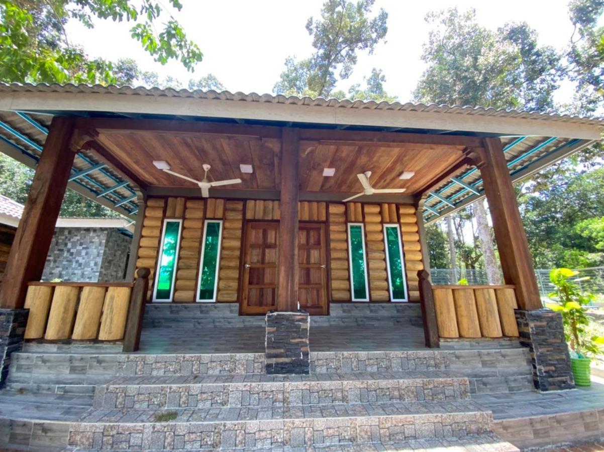 Homestay Dusun Ana Balun Слим Ривър Екстериор снимка