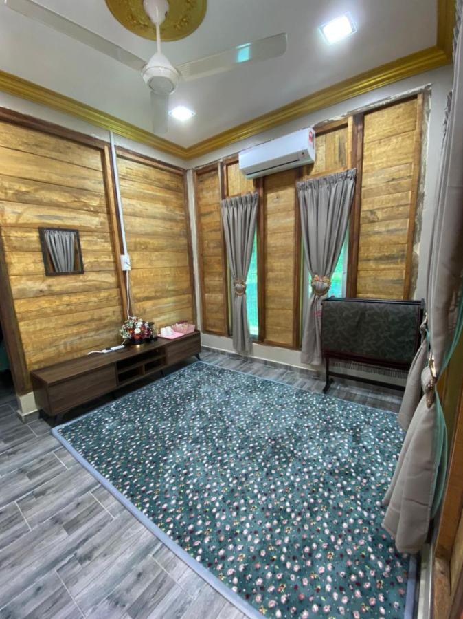 Homestay Dusun Ana Balun Слим Ривър Екстериор снимка